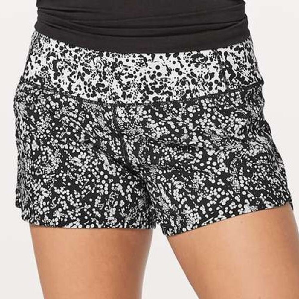 Lululemon Run Times Short II 4" Chirasu Black Chirakasu Alpine White Sz 6 GUC